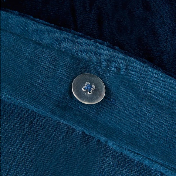 Skye Velvet TwinXL comforter cover Urban Outiftters! - Picture 3 of 3